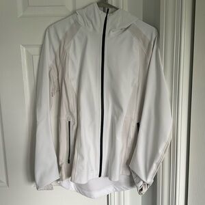 White lululemon coat in very good condition (contact me for more photos)
